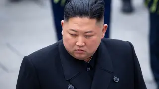 Ким Чен Ун изгражда нов флот с тежки 10 000-тонни разрушители