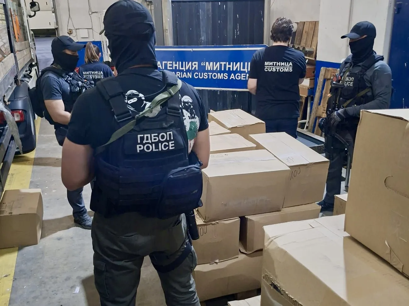 Собственик на транспортна фирма сред закопчаните за мащабната контрабанда на наркотици за близо 5 млн.