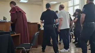 Бабата на лекарките от измамната схема с НЗОК и НОИ: Моят син се нуждае от помощ, а те са в затвора