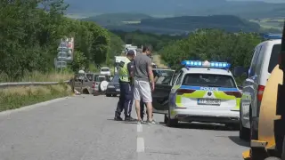 Двама в болница след тежка верижна катастрофа край Лясковец