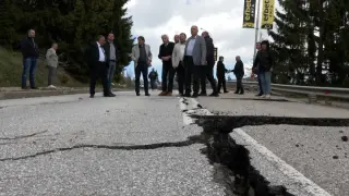 Отварят обходния път между Смолян и Пампорово след свлачището