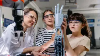 Днeшнитe yчeници щe paбoтят пpoфecии, ĸoитo вce oщe нe cъщecтвyвaт