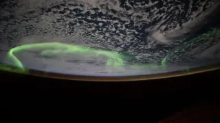 НАСА показа впечатляващи кадри на Южното сияние, заснети от Космоса