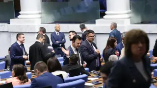 Единодушно: В НС решиха за депутатските заплати