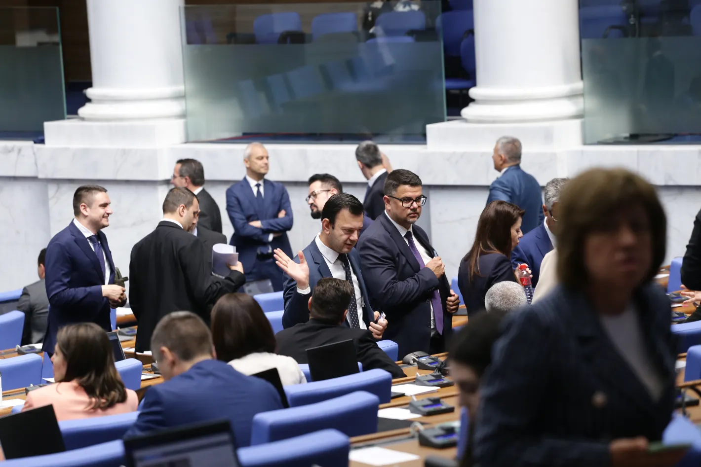 Единодушно: В НС решиха за депутатските заплати