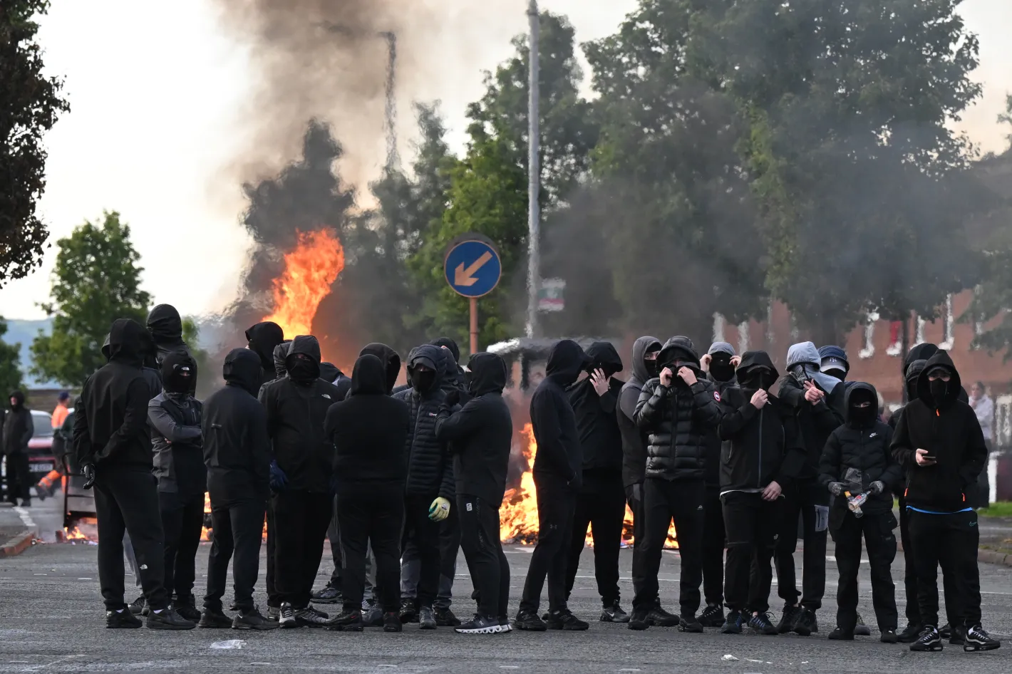 Белфаст отново ще пламне - Стармър заплаши протестиращите