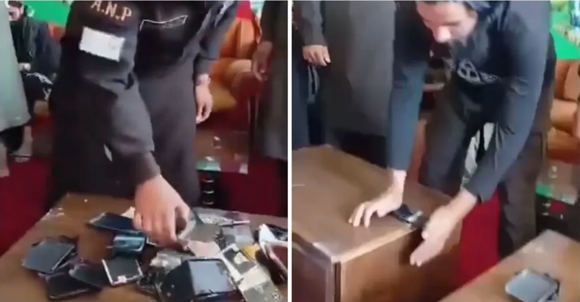 Членове на талибаните счупиха смартфоните си в знак на лоялност към лидера
