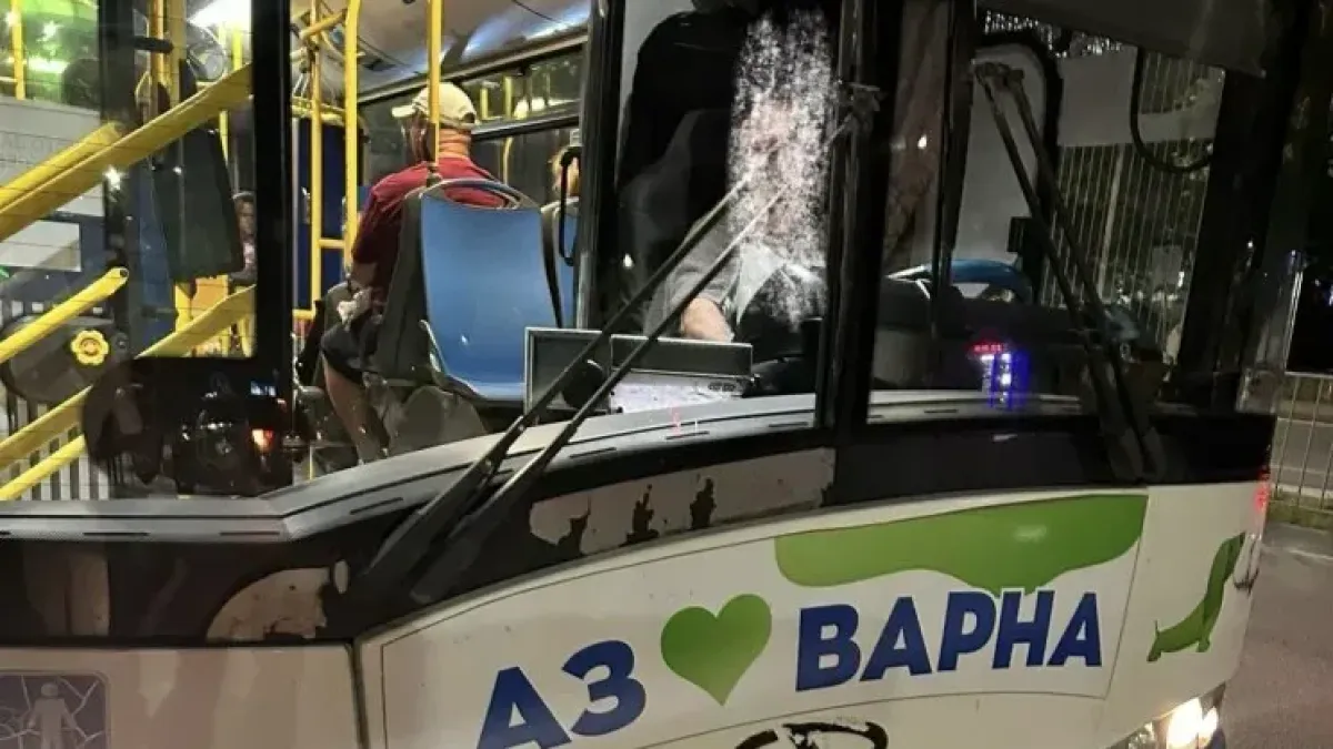 Напрежение във Варна: Таксиметров шофьор блокира автобус и отправи заплаха