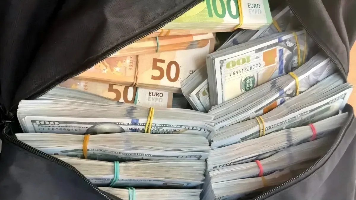 15-годишен източи спестяванията на семейството: Харчил над месец 15 000 евро