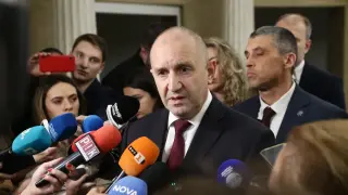 Радев: Споразумението с „Боташ“ замразява плащанията за 15 месеца и намалява цената на газа