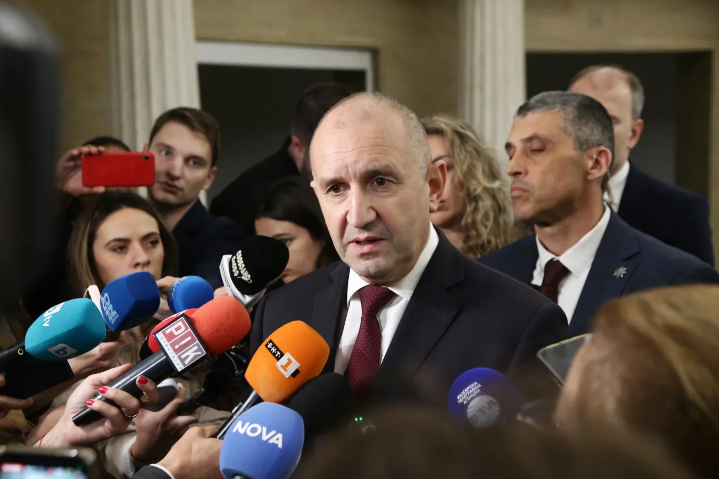 Радев: Споразумението с „Боташ“ замразява плащанията за 15 месеца и намалява цената на газа