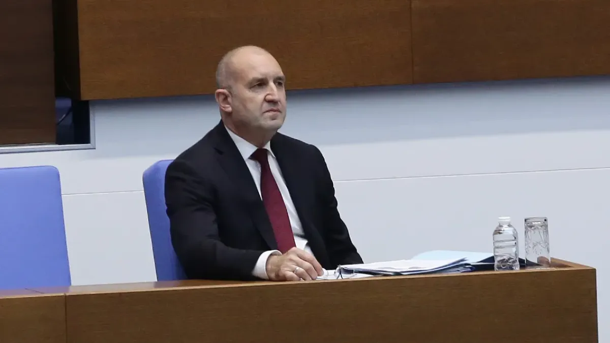 Калфин за ветото на Радев: Ходовете са за вътрешна употреба, санкции срещу Русия ще има