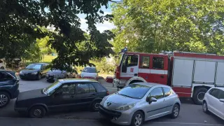 Полиция блокира паркинг край блок в столичния „Люлин“, долетя и пожарна Снимки