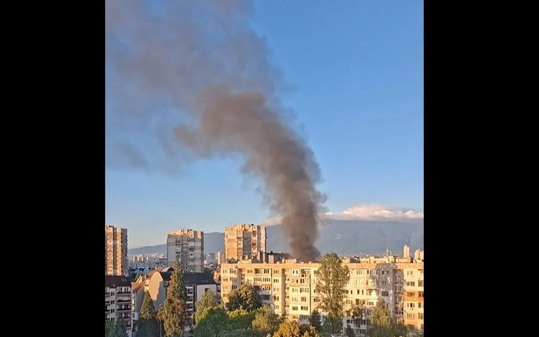 МВР каза какво е изгоряло при големия пожар в "Надежда" Снимки