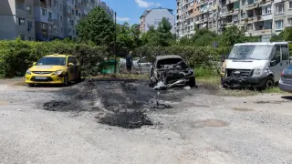 МВР каза какво е изгоряло при големия пожар в "Надежда" Снимки