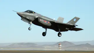 Доклад: Над половината от американските изтребители F-35 са негодни за мисии