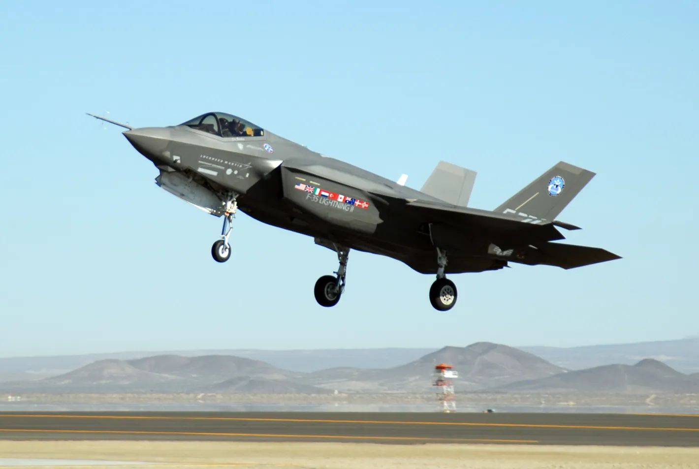 Доклад: Над половината от американските изтребители F-35 са негодни за мисии