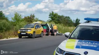 "Мерцедес" и "Форд" смазани при тежък челен удар край Добрич