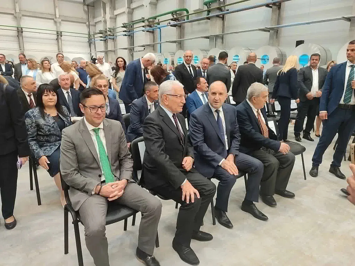 Радев отговори на Борисов, намеси черната пантера от Шумен