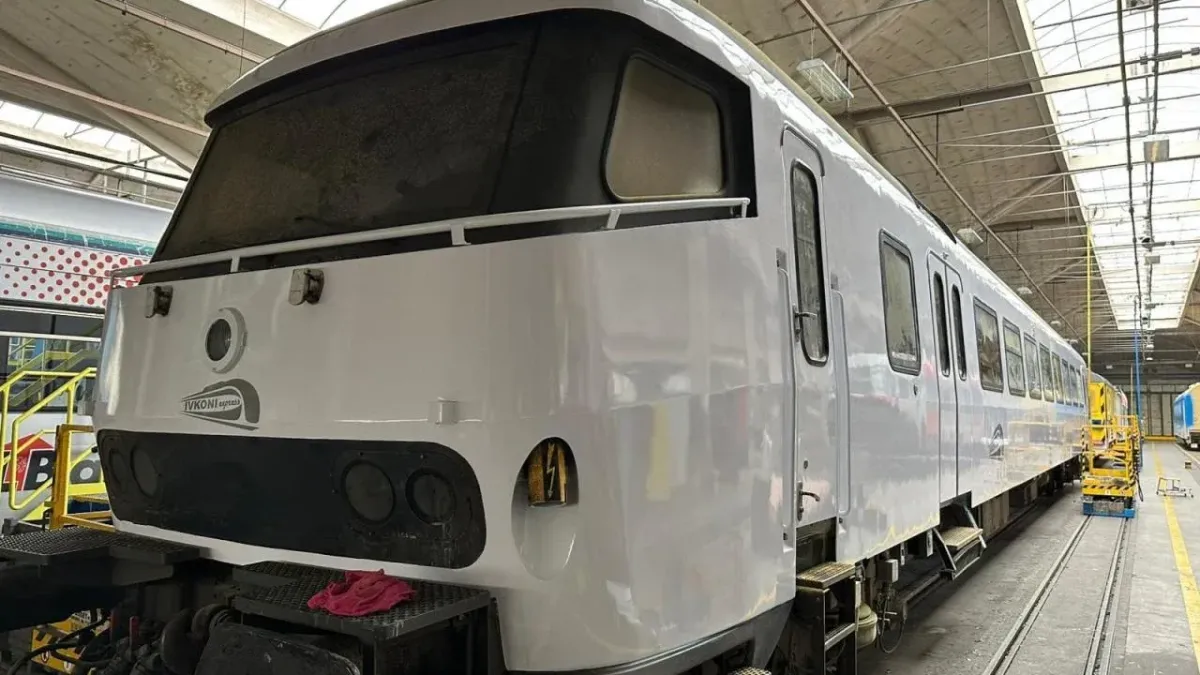 Частни влакове в България: Първите вагони на Ivkoni Express ще пътуват до Варна и Бургас
