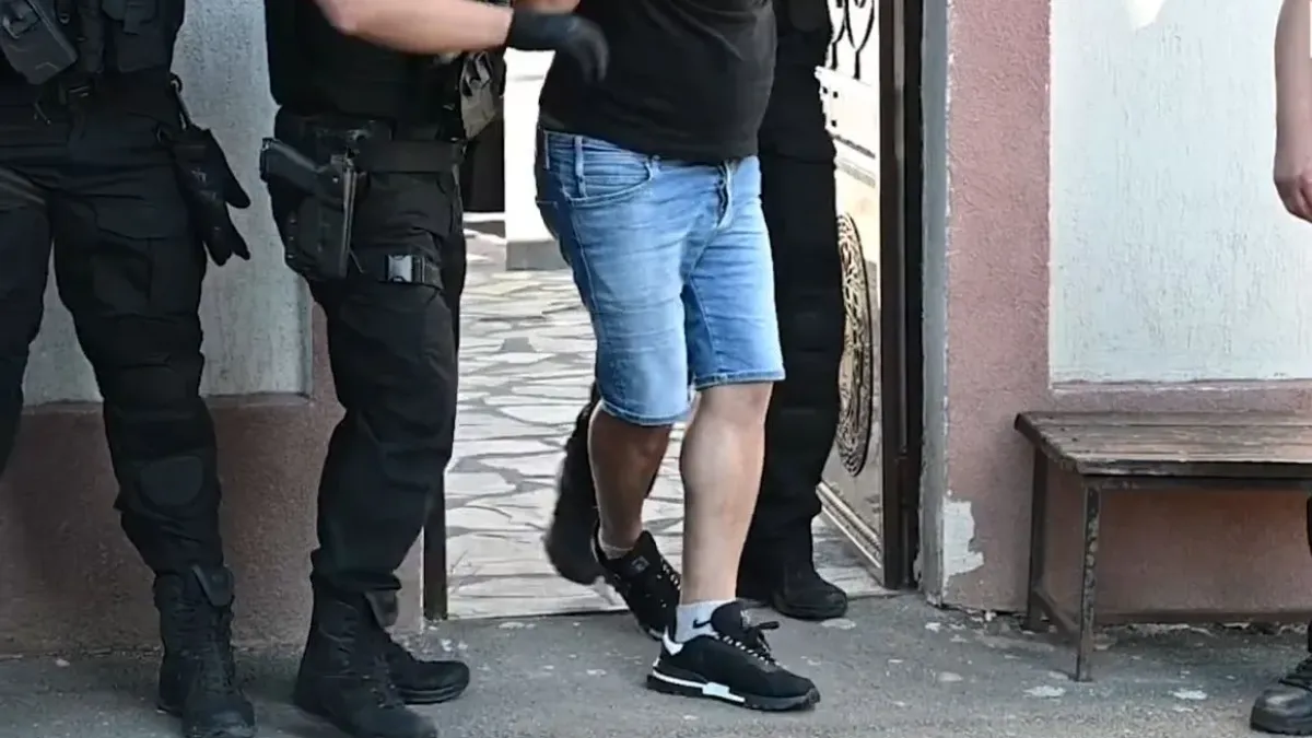 Случаят „Калашниците“ в „Ботунец“: Обвиниха мъж за 7-дневно отвличане на момиче и друг за побой над полицай