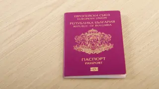 Родители в шах: Искат двама свидетели, за да издадат паспорт на дете в Пловдив