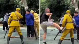 Зрител нападна актьор по време на представление