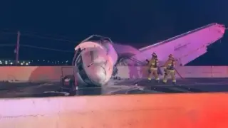 Самолет се разби на магистрала в Тексас, собственост е на Уорън Бъфет