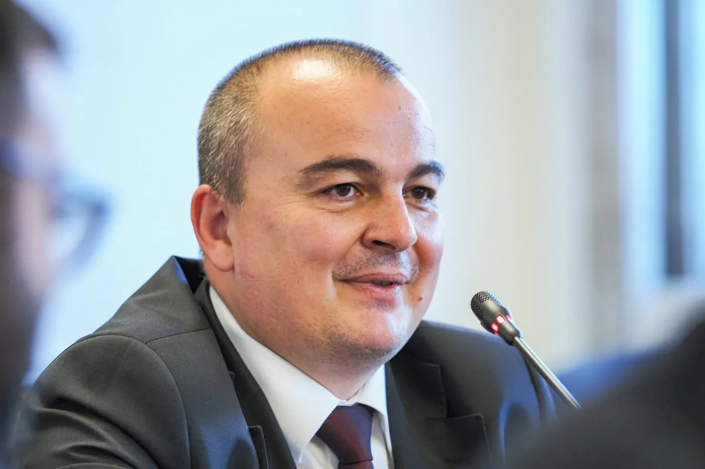 Абровски заплаши веригите, оказвали натиск: Не е заради "Кошница с грижа", но ще бъдем безкомпромисни