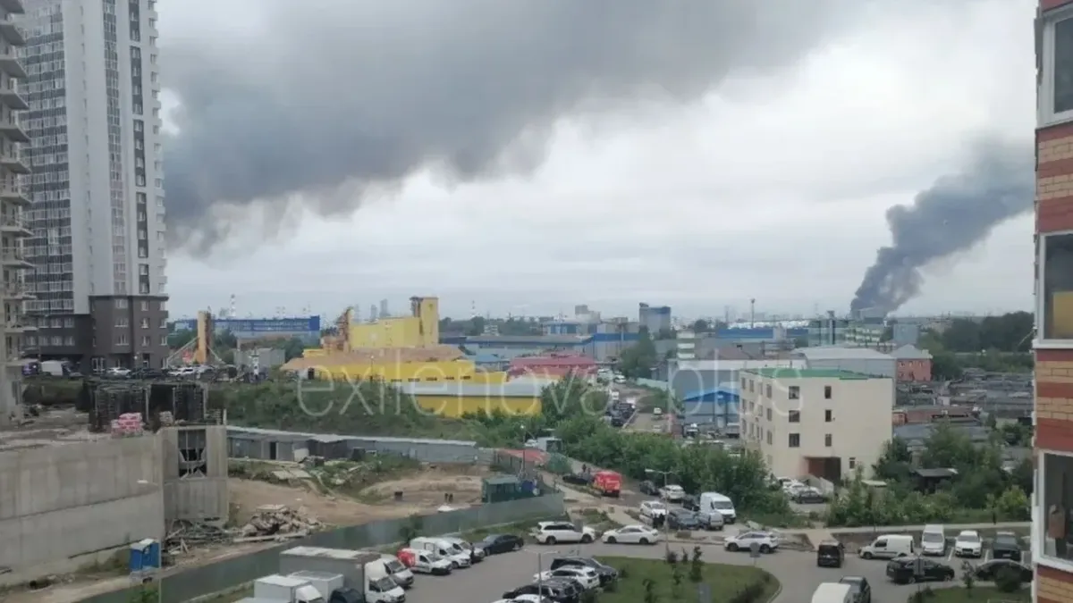 Дронове атакуваха Москва и Московска област рано сутринта, нефтена база гори в Гуково