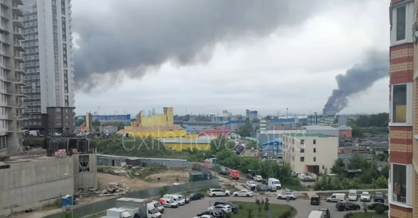 Дронове атакуваха Москва и Московска област рано сутринта, нефтена база гори в Гуково