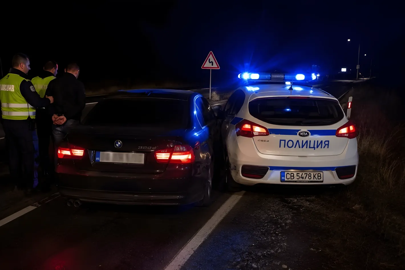 Натресе се в патрулка: Пиян на куче, без книжка и номера, но с BMW и от Баница
