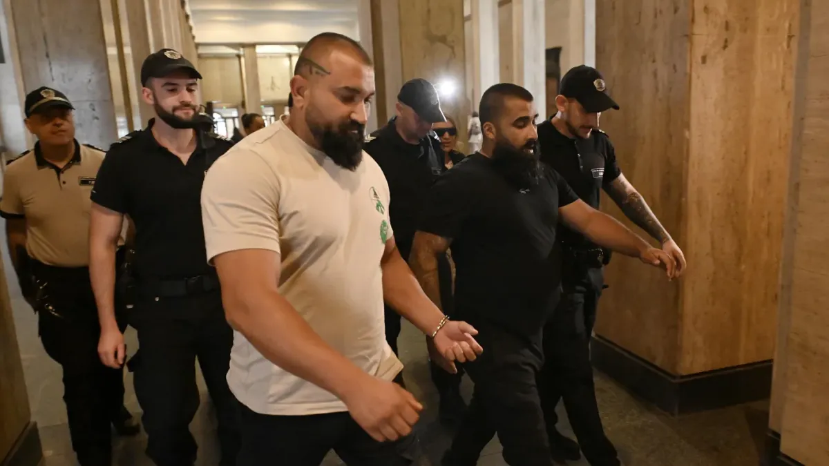 Арест за петима от Калашниците заради трафик на хора, сводничество и нападение над полицаи