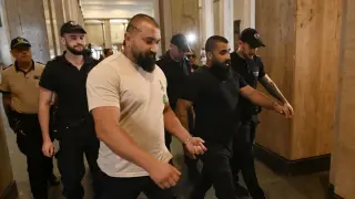 Арест за петима от Калашниците заради трафик на хора, сводничество и нападение над полицаи