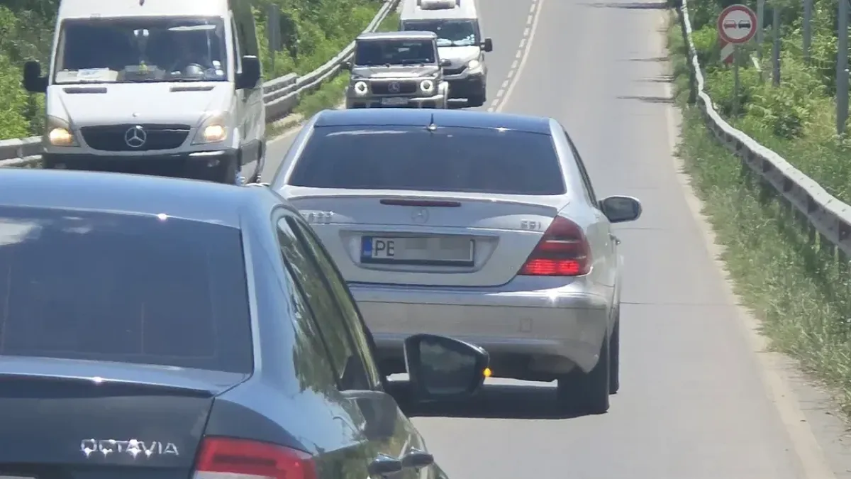 Окървавена жена изскочи от кола край Карлово, полицията е на крак