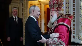 От КГБ до Кремъл: Защо името на патриарх Кирил е в центъра на санкционния спор
