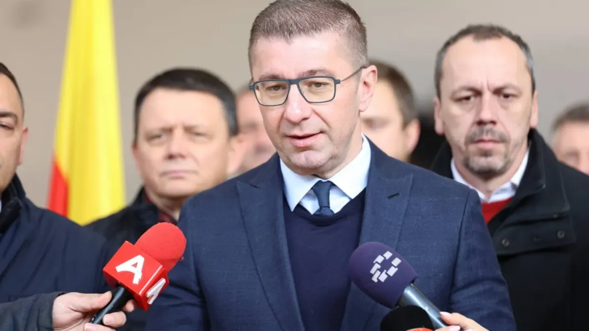 Борещият се за справедливост срещу "лошата България" Мицкоски пратил семейството си на почивка в Пампорово