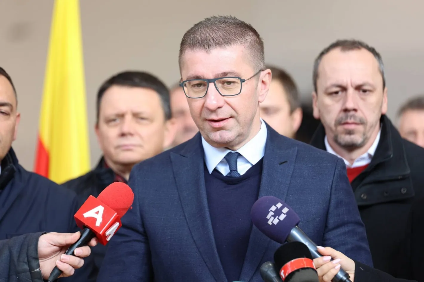 Борещият се за справедливост срещу "лошата България" Мицкоски пратил семейството си на почивка в Пампорово