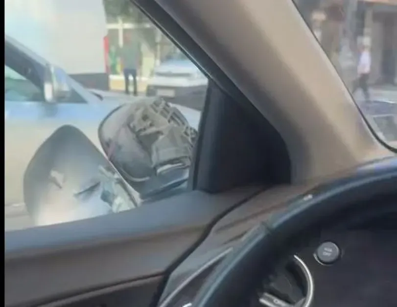 Пореден случай на агресия в София: Мъж троши чуджи автомобили на пъпа на града