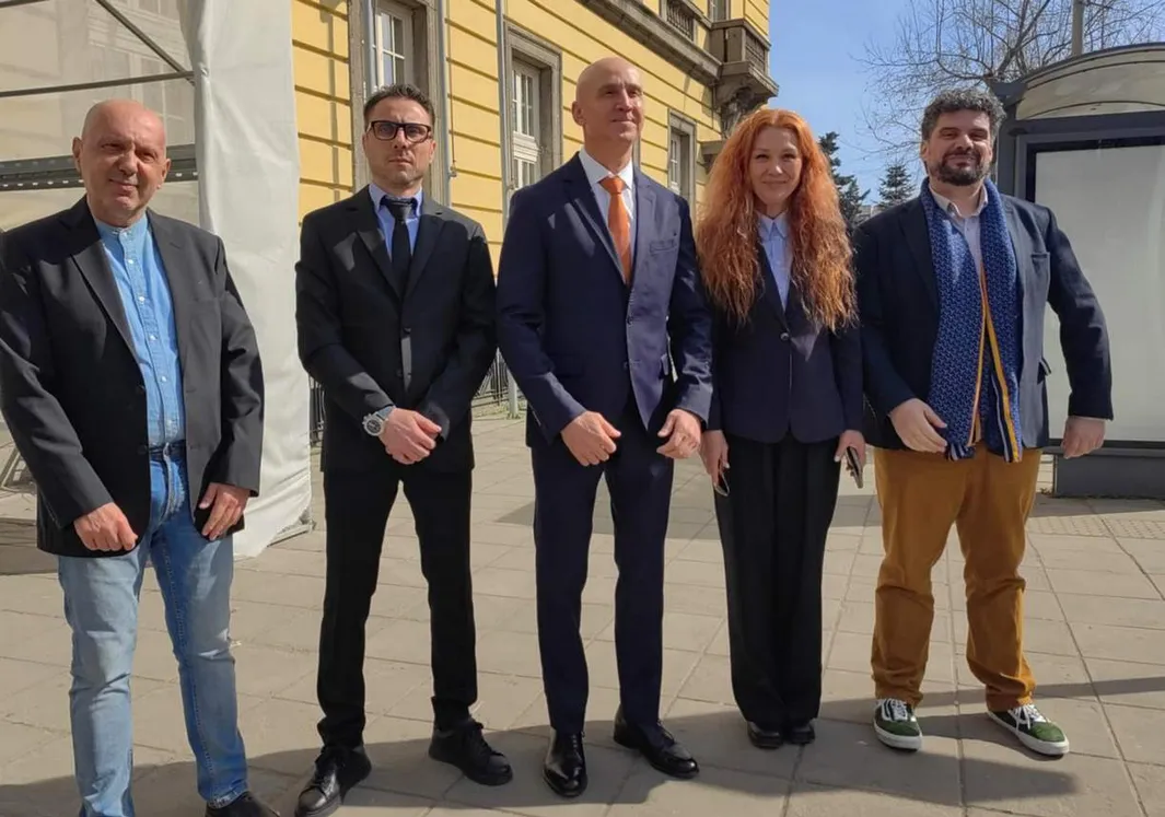 Един от лидерите на "Продължаваме промяната" напусна, отиде в друга партия
