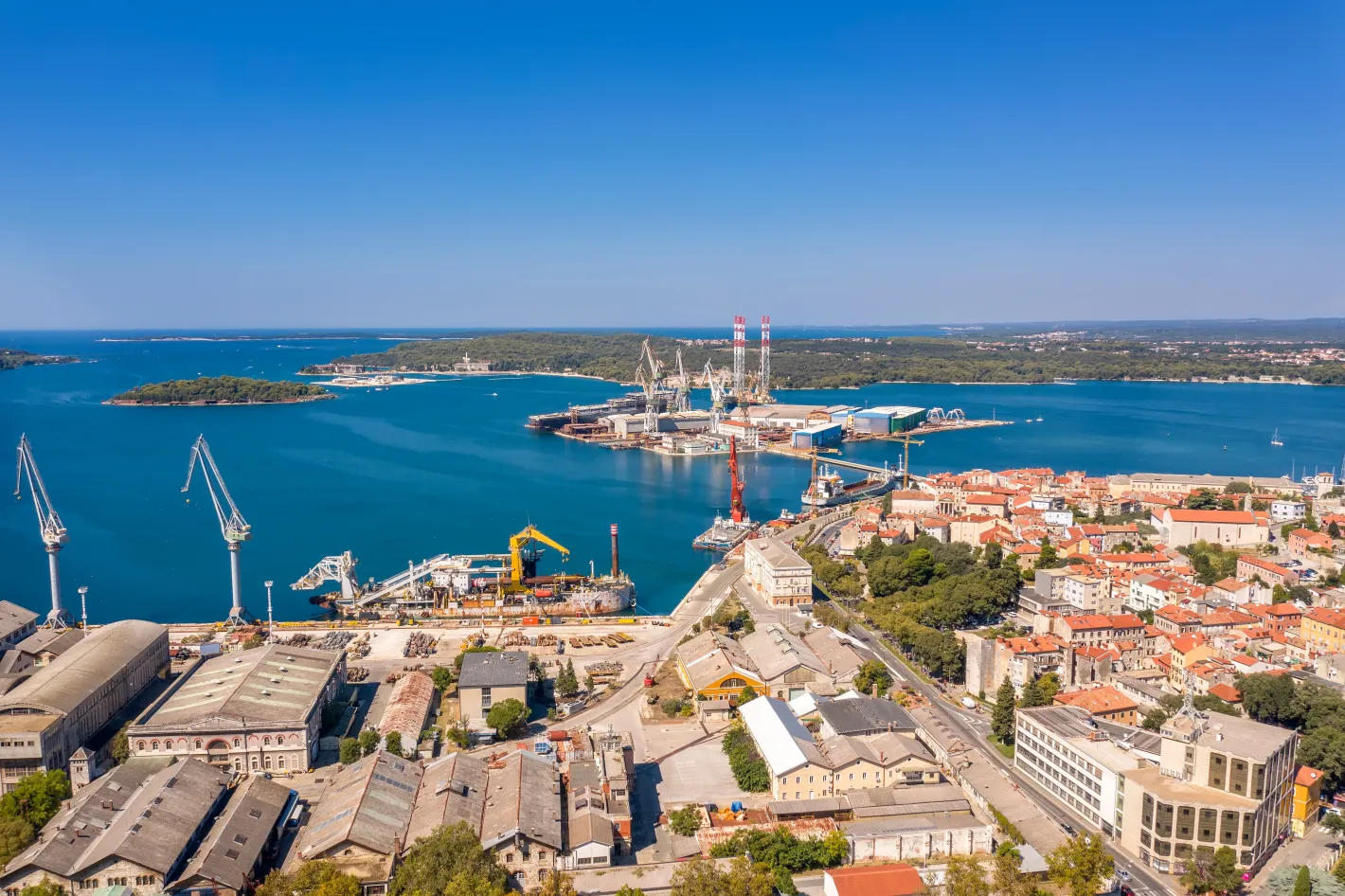 Символът на корабостроенето на Балканите се продава, разкриха цената