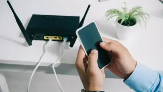 Стар Android вместо ретранслатор: Безплатен начин да подобрите домашния си Wi-Fi