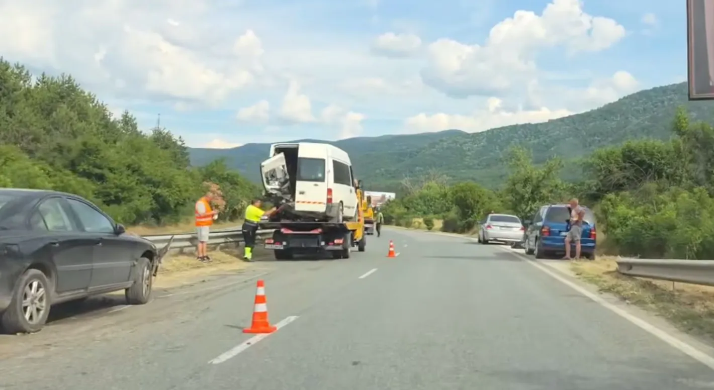 Гореща новина за тримата служители на АПИ, прегазени от кола
