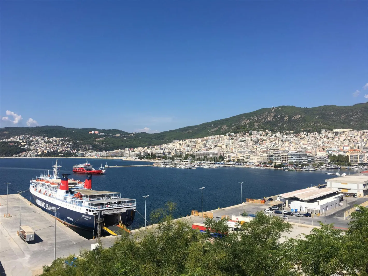 Българско семейство се размина с трагедия на пристанище в Гърция