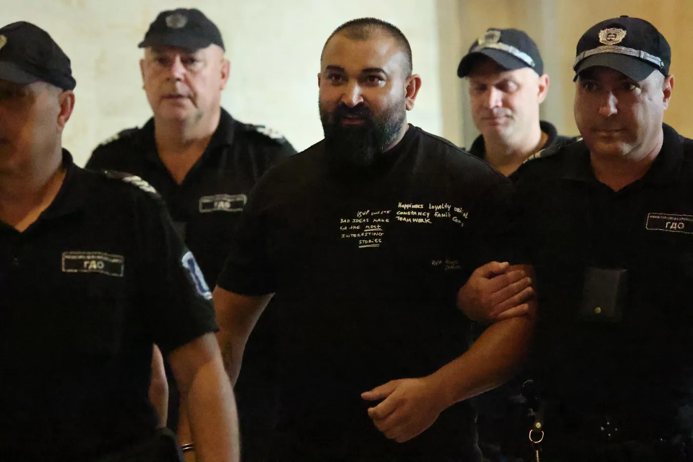 Примката се затяга: Решиха какво ще правят със задържаните от "Калашниците"