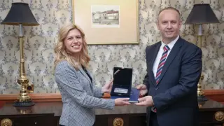 Михаела Доцова прие колегата от Скопие и не замълча за агресията