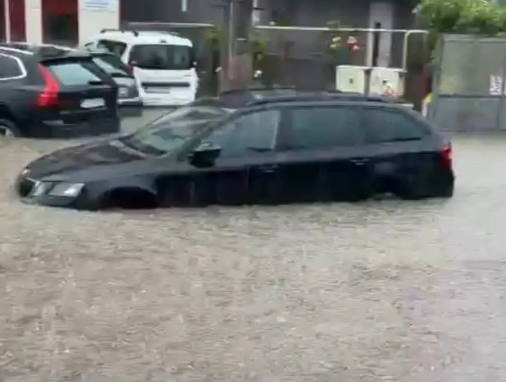Крайова е под вода, Лом също го отнесе Кадри