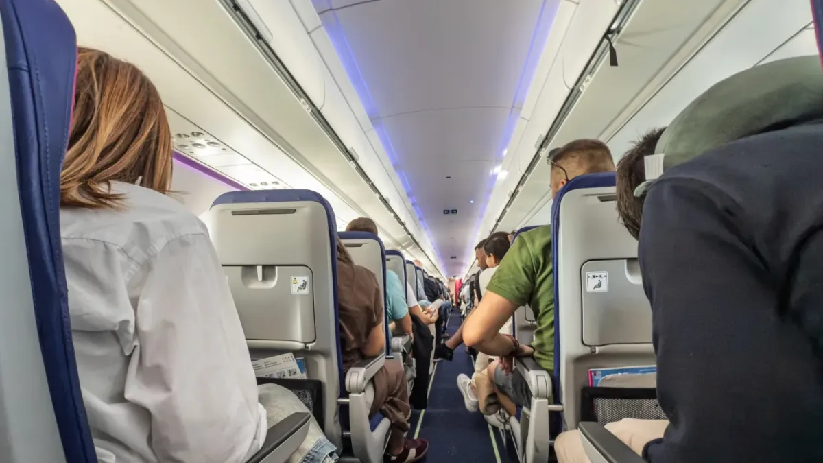 Аварийно! Буря приземи Airbus с близо 200 туристи в Горна Оряховица Снимки