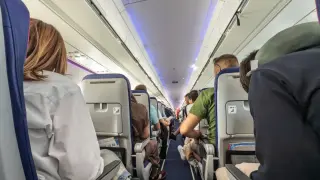 Аварийно! Буря приземи Airbus с близо 200 туристи в Горна Оряховица Снимки