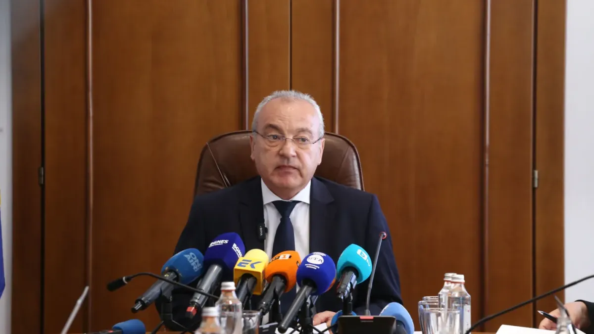 Гълъб Донев: Няма да отнемаме права и няма да намаляваме доходи Обновена